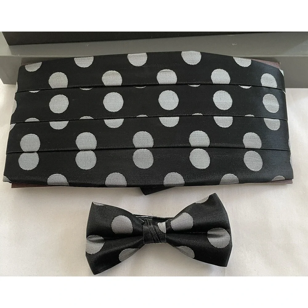 Vicky Davis‎ Matching Bow Tie and Cummerbund Black With Silver Polka Dots Set